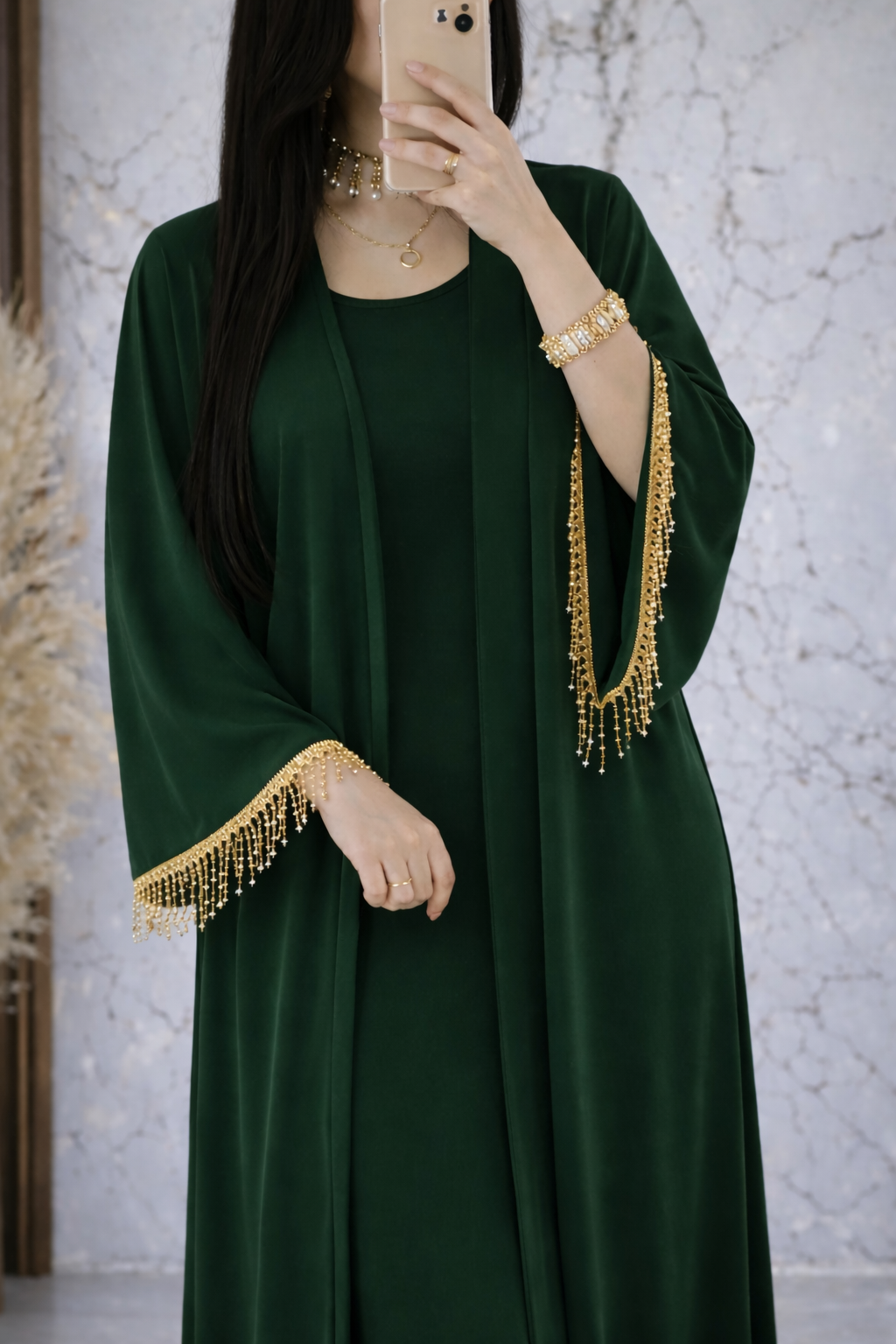 عباية مفتوحة بهدب عقيق مع ثوب كريب – أناقة فاخرة