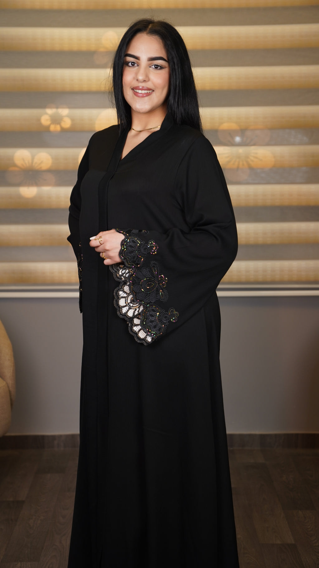 عباية ستراس – أناقة فاخرة لكل المناسبات