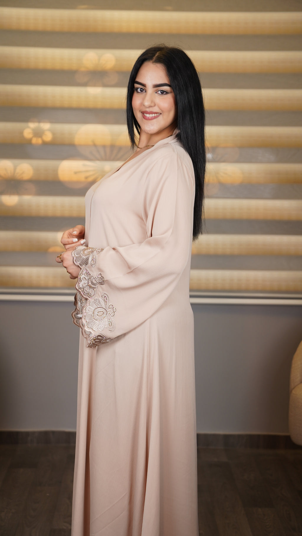 عباية ستراس – أناقة فاخرة لكل المناسبات