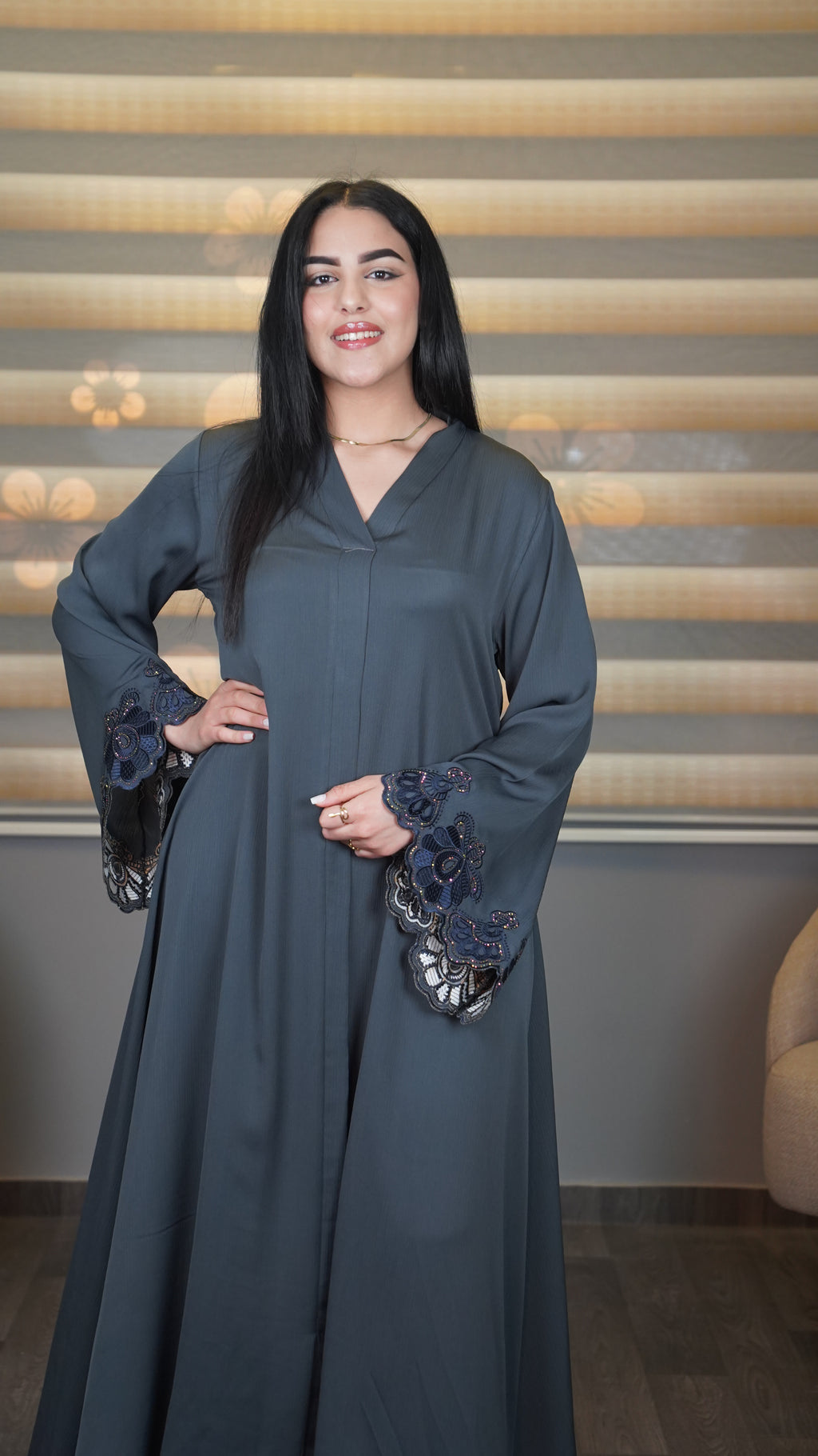 عباية ستراس – أناقة فاخرة لكل المناسبات